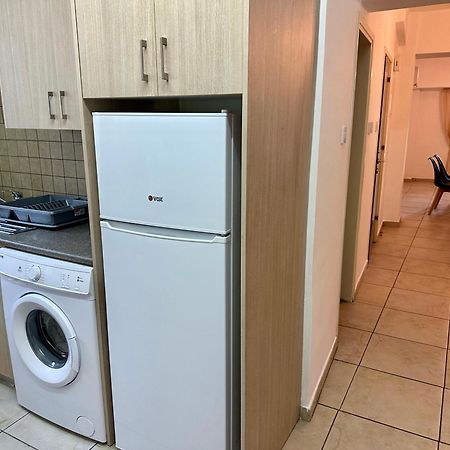 Private Room In Shared Flat Nicosia Exterior foto