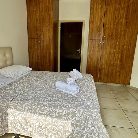 Private Room In Shared Flat Nicosia Exterior foto