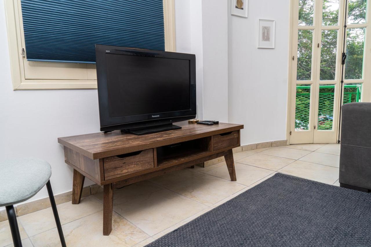 Private Room In Shared Flat Nicosia Exterior foto