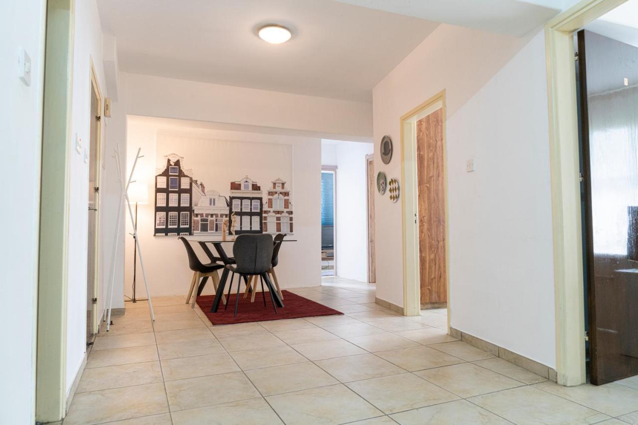 Private Room In Shared Flat Nicosia Exterior foto