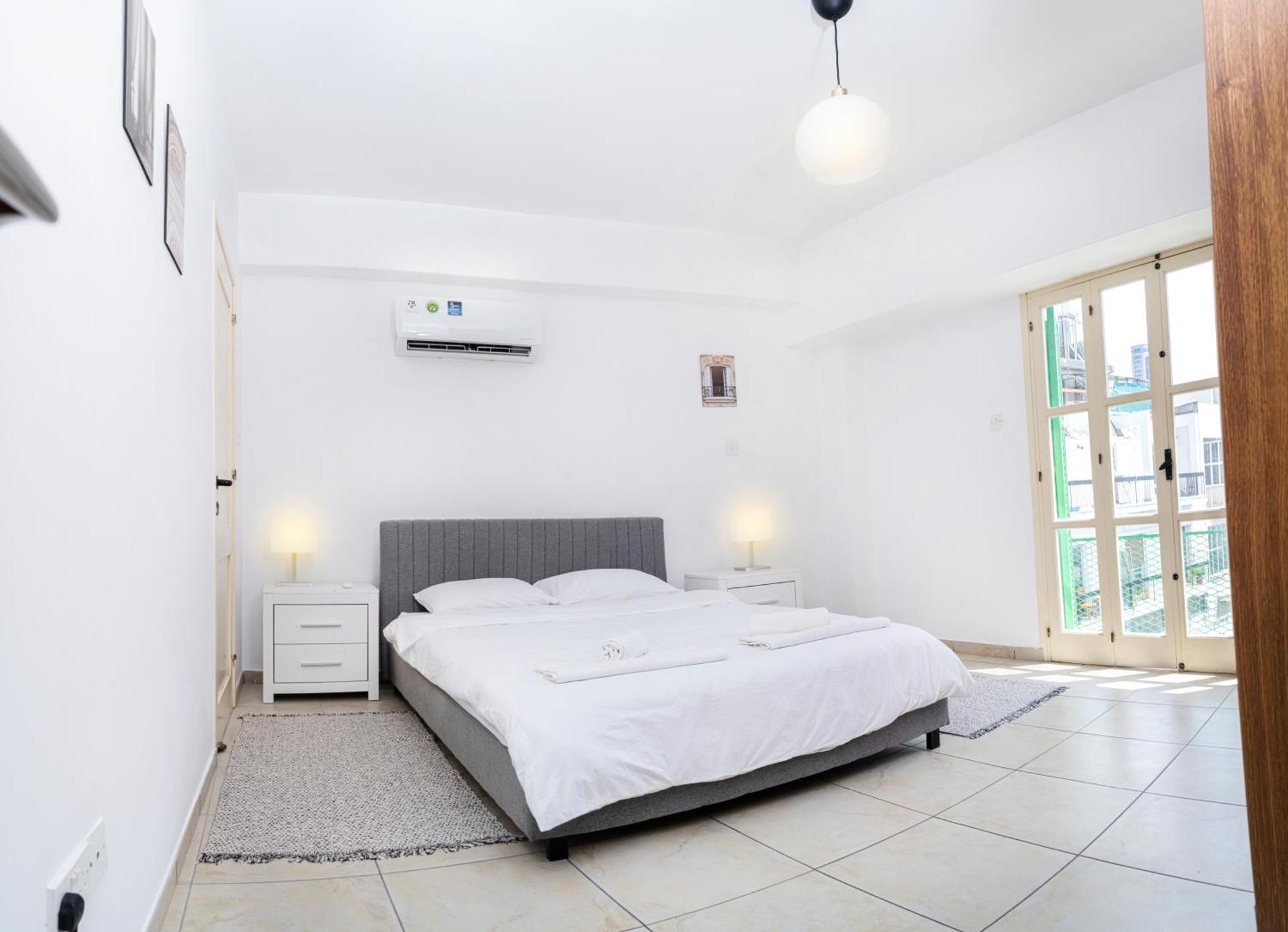 Private Room In Shared Flat Nicosia Exterior foto