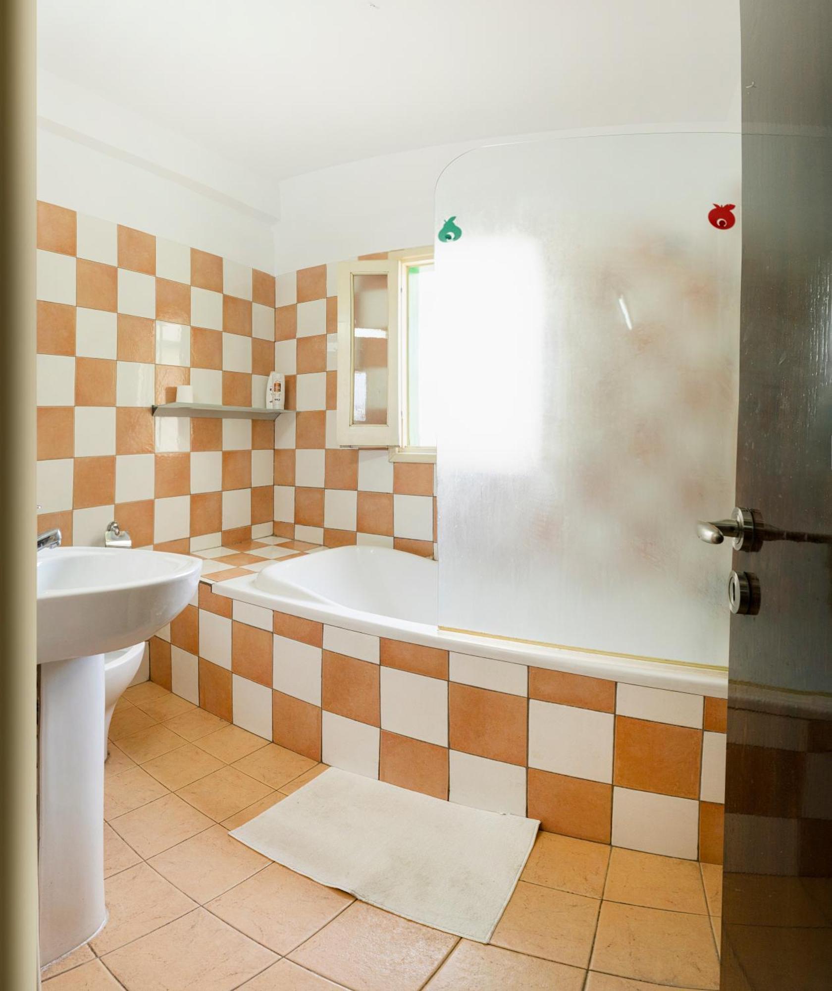 Private Room In Shared Flat Nicosia Exterior foto