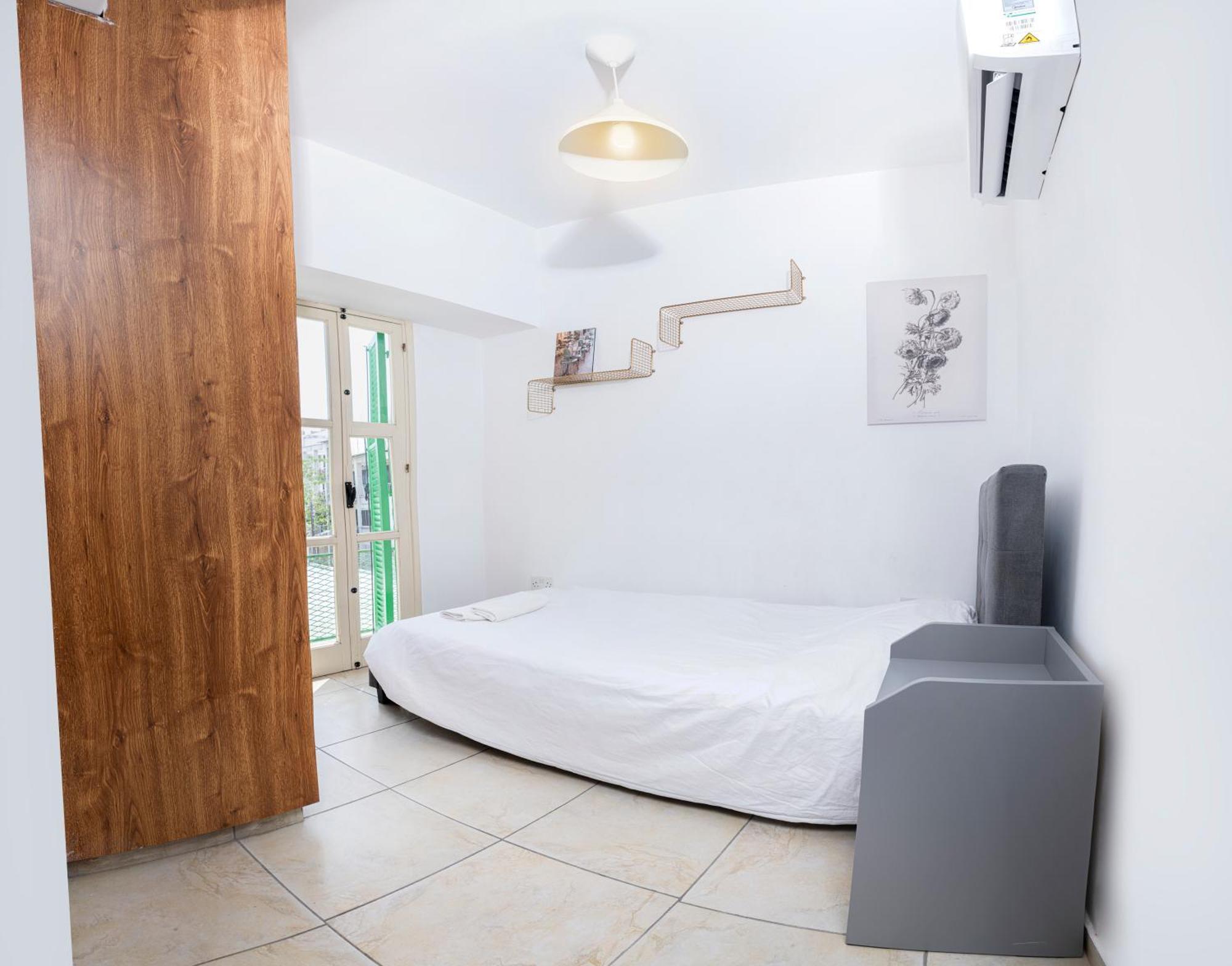 Private Room In Shared Flat Nicosia Exterior foto
